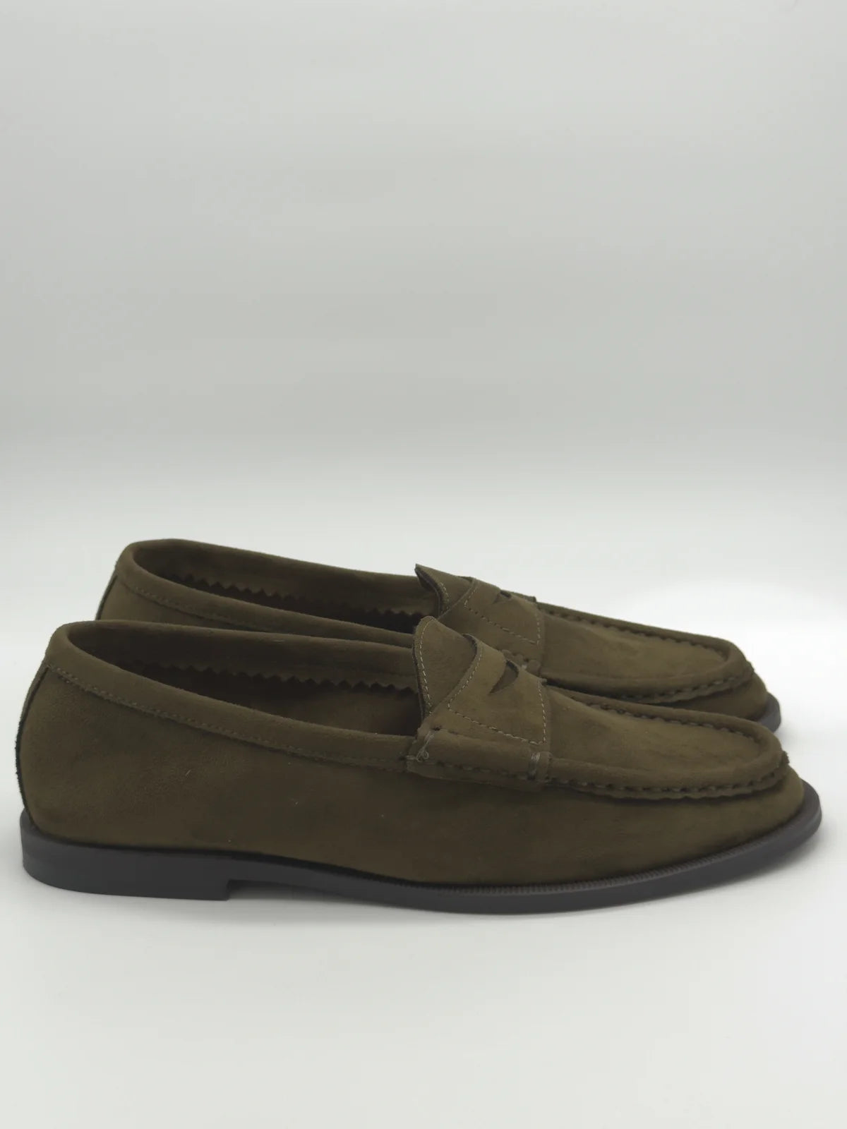 Mocassins Femininos Elegantes em Camel e Kaki