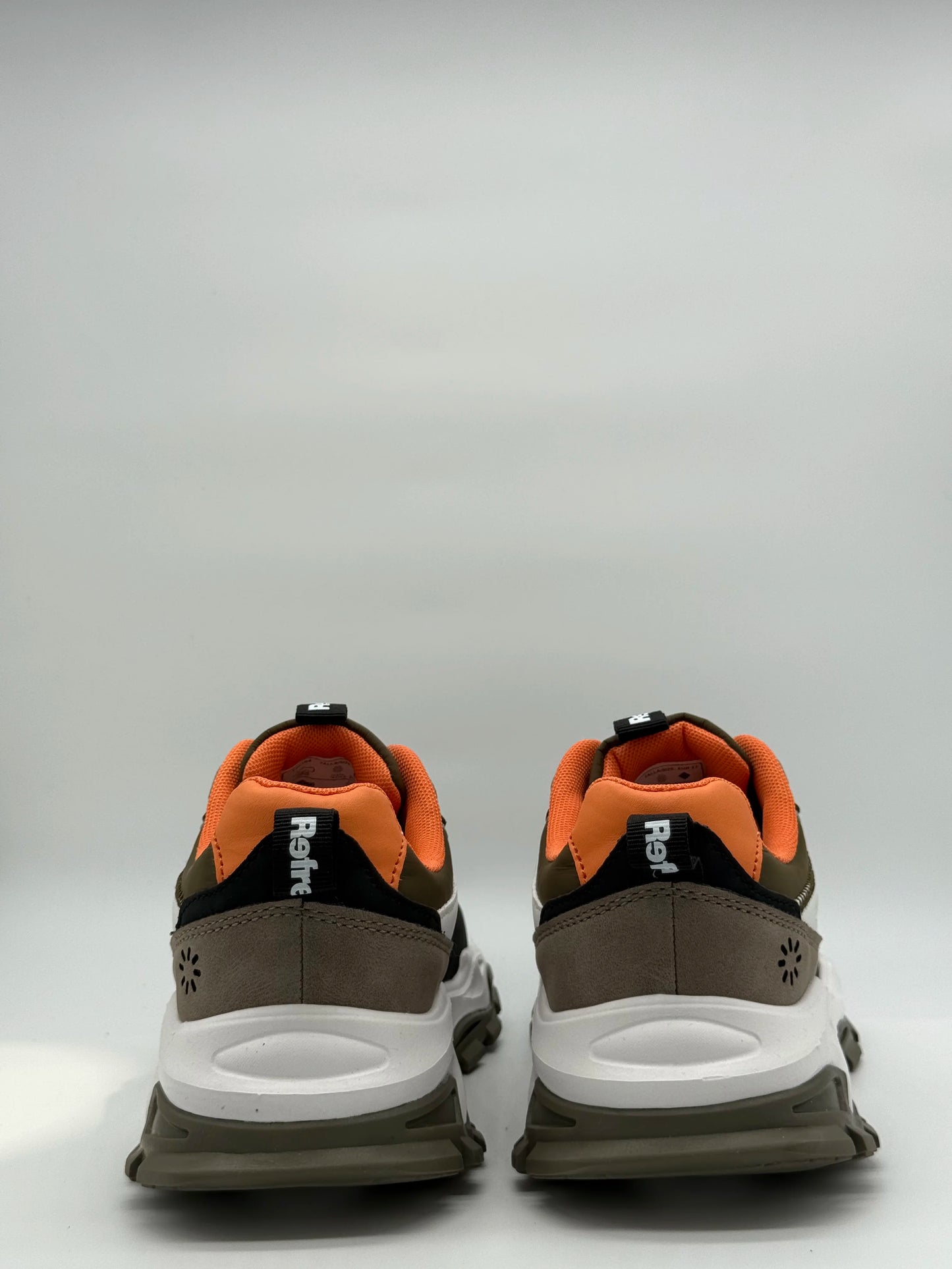 Zapatillas de tenis Atlas para mujer en color camel y caqui