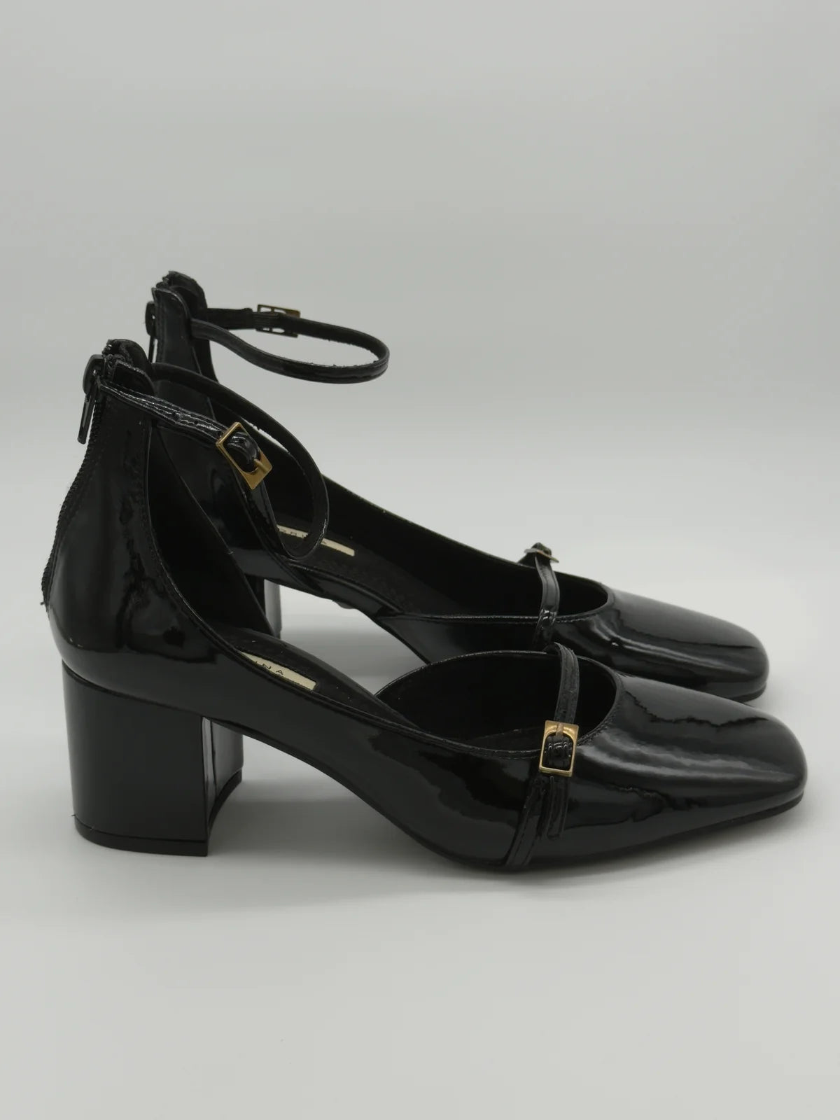 Sapatos de Salto Femininos com Tira e Tacão Médio