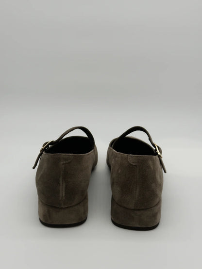 Sapatos Femininos com Fivela