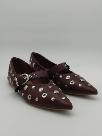 Sapatos Rasos Femininos com Fivela e Tachas