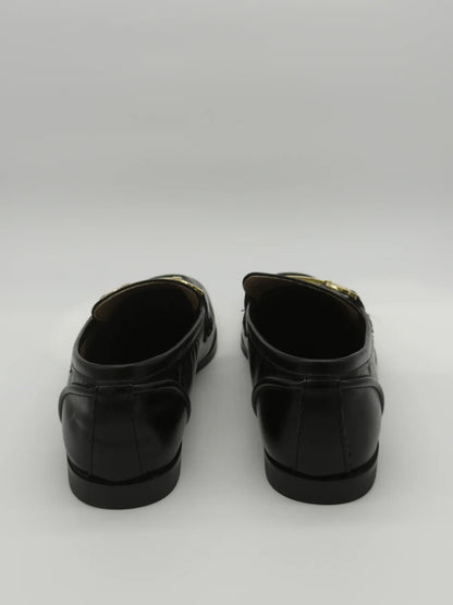 Mocassins Femininos com Detalhe Dourado