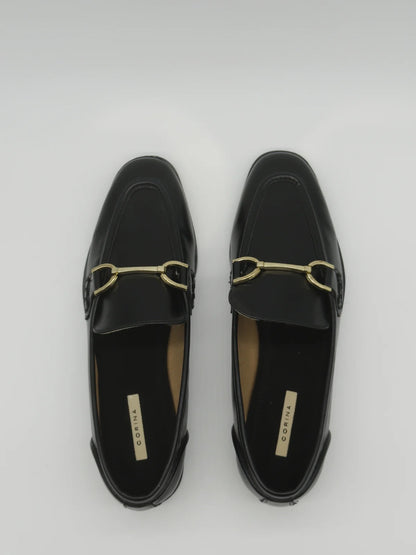 Mocassins Femininos com Detalhe Dourado