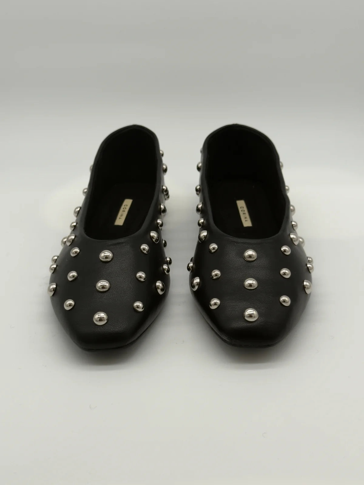 Sabrinas Femininas com Aplicações Metálicas