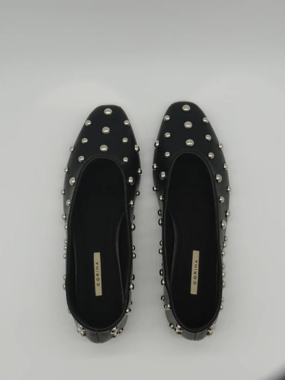 Sabrinas Femininas com Aplicações Metálicas