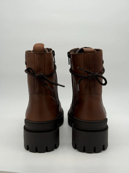 Botas Urbanas com Atacadores e Sola Tratorada – Preto, Cognac, Taupe e Bordo