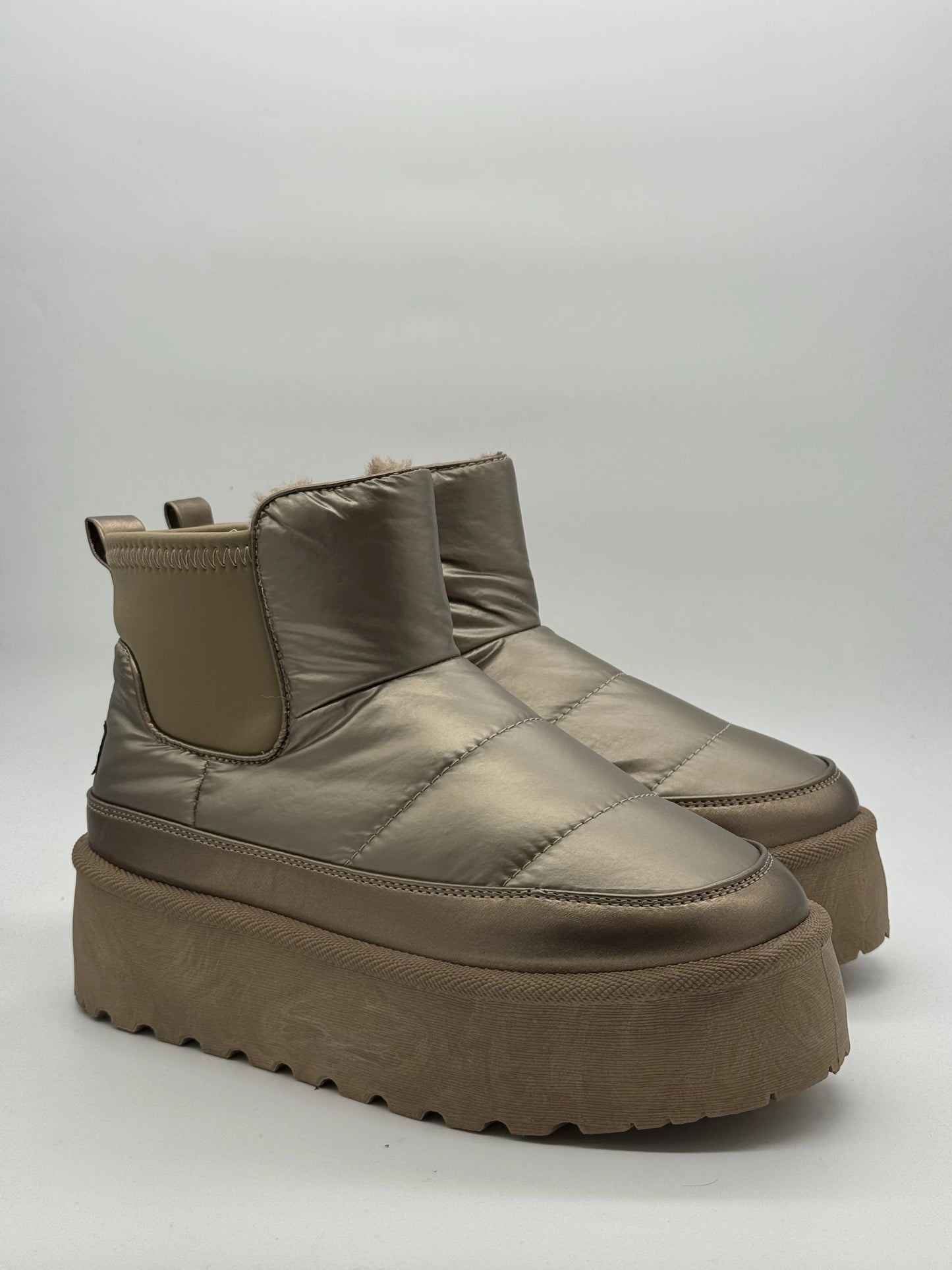 Botas Acolchoadas de Mulher com Plataforma | Castanho, Branco, Preto e Cinzento