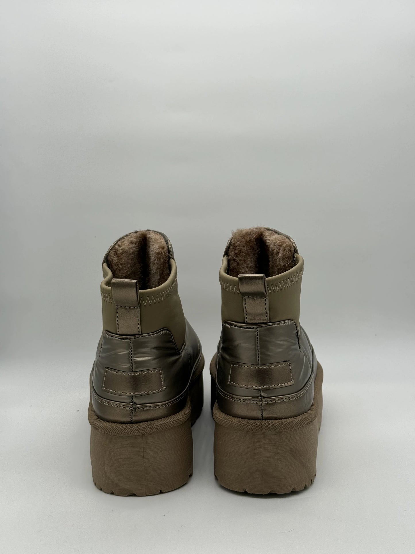 Botas Acolchoadas de Mulher com Plataforma | Castanho, Branco, Preto e Cinzento