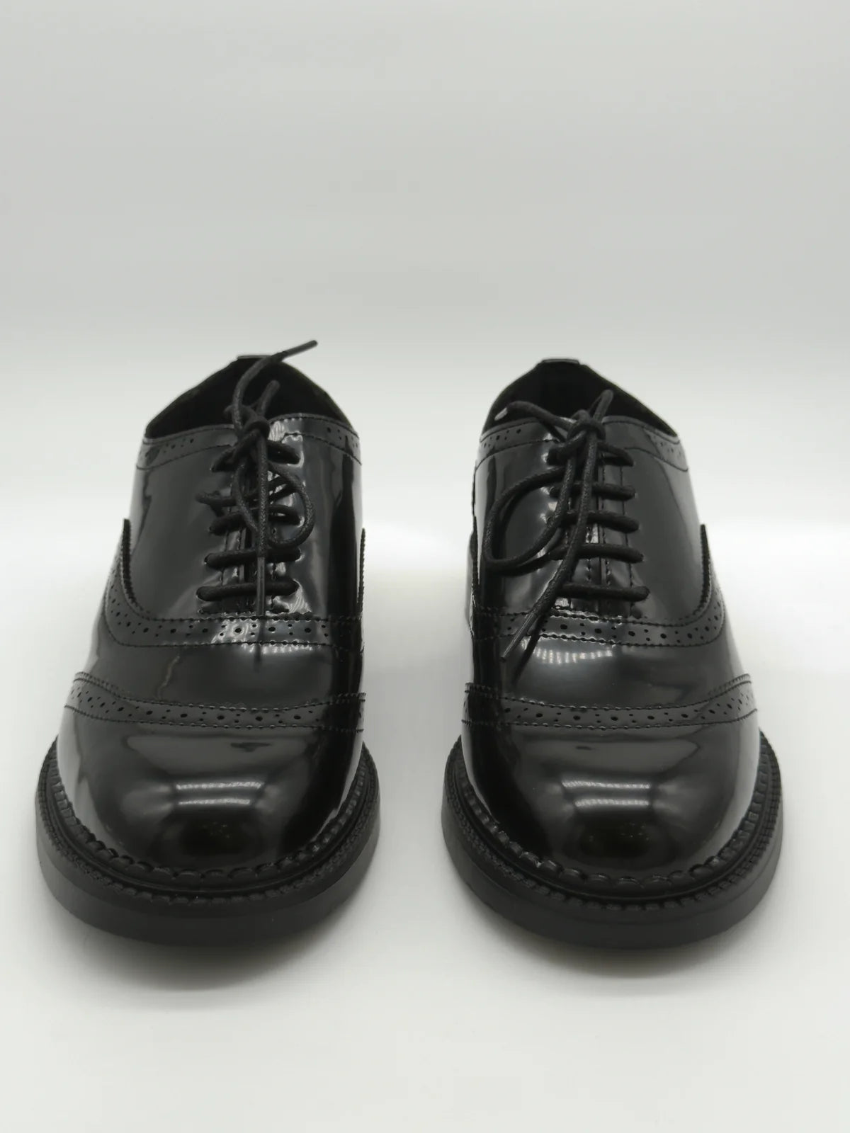 Oxford Clássico Feminino Preto – Elegância e Conforto Intemporal