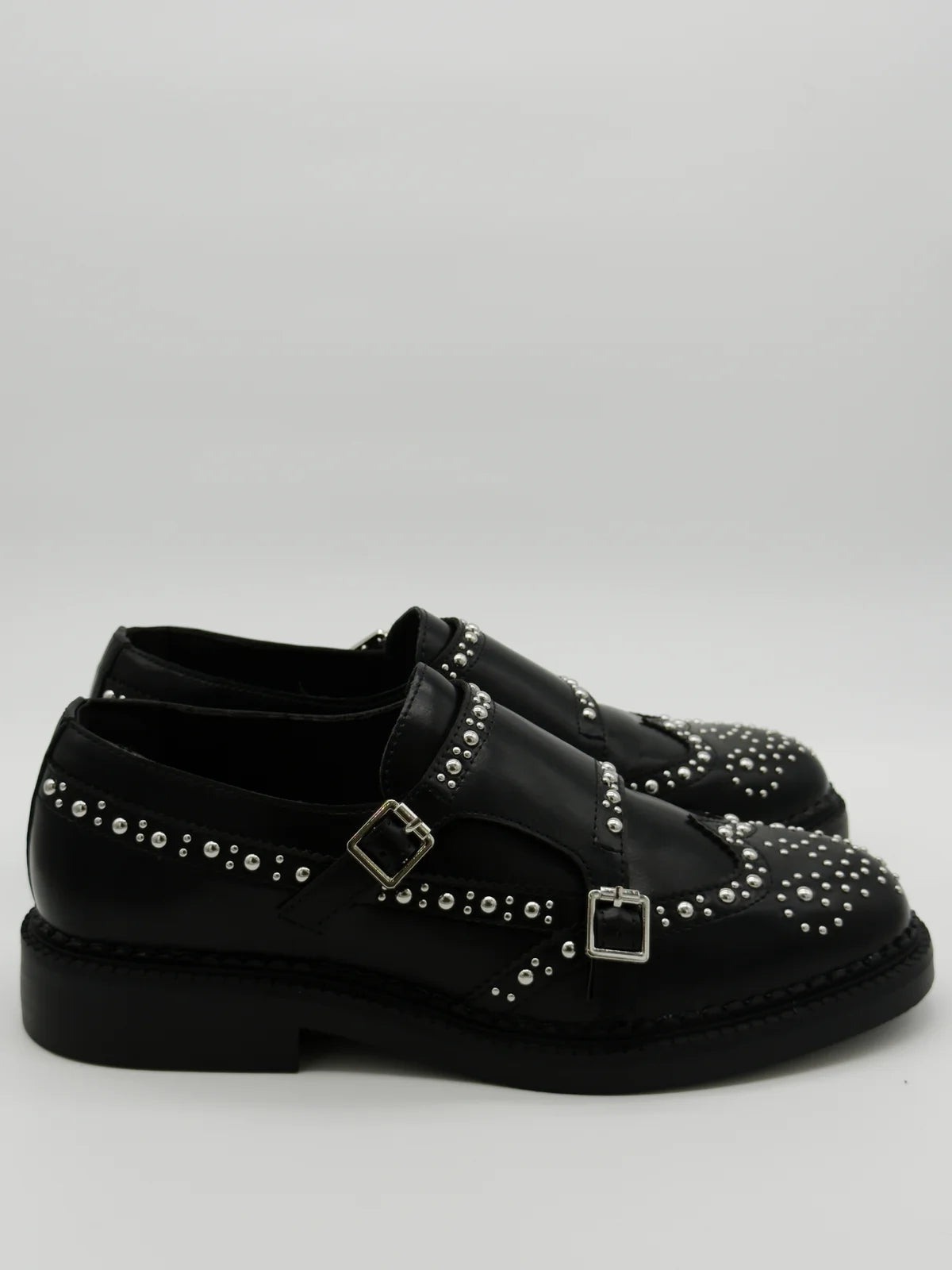 Monk Strap Femininos com Tachas – Estilo Moderno e Atitude