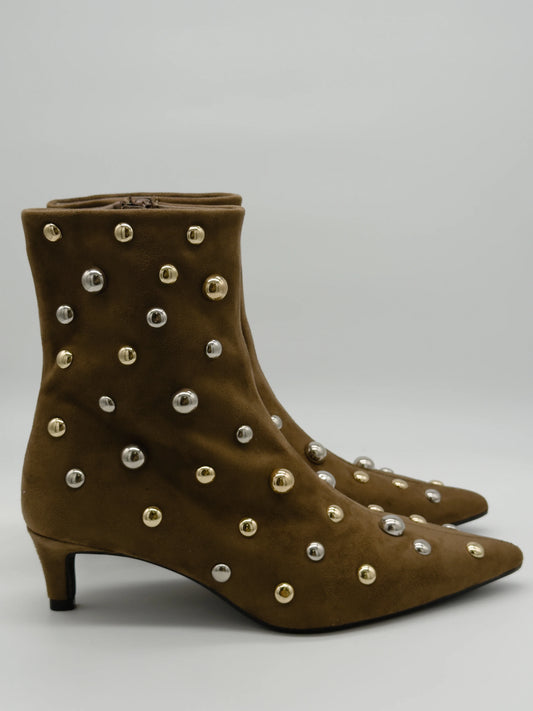 Tacões Femininos – Estilo Moderno com Detalhes Ousados