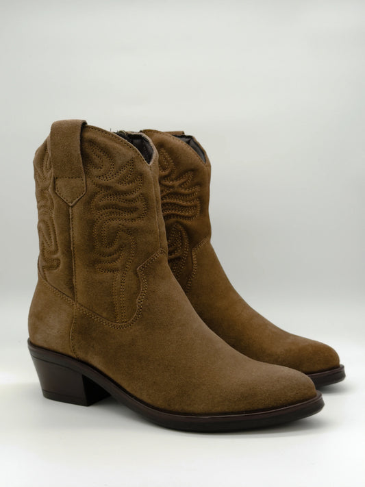 Botas vaqueras color topo para mujer: estilo western moderno