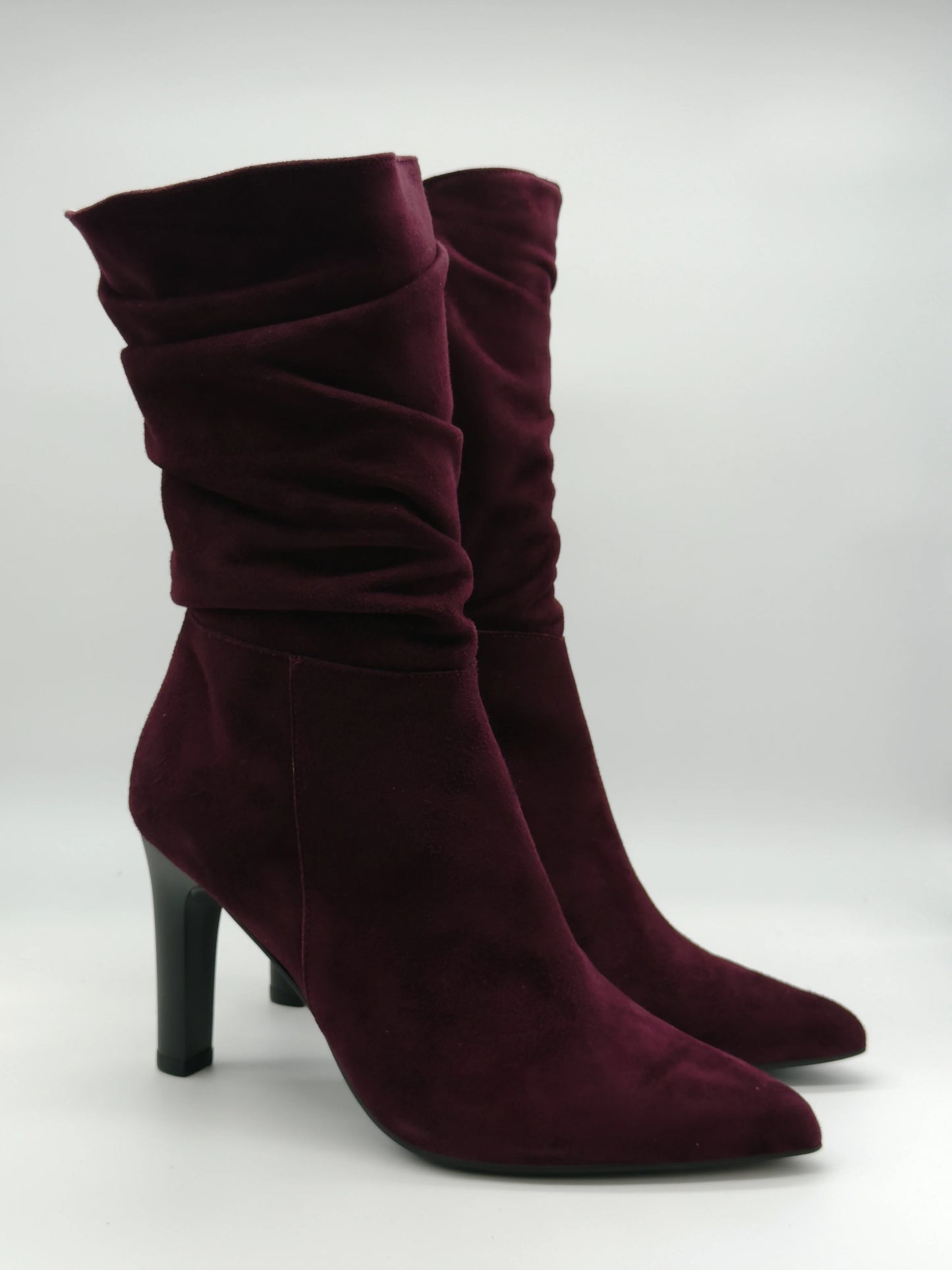 Botas de Salto Alto Bordô – Elegantes e Sofisticadas