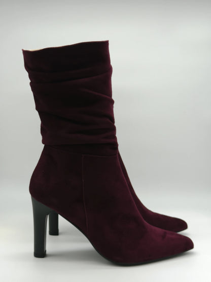 Botas de Salto Alto Bordô – Elegantes e Sofisticadas