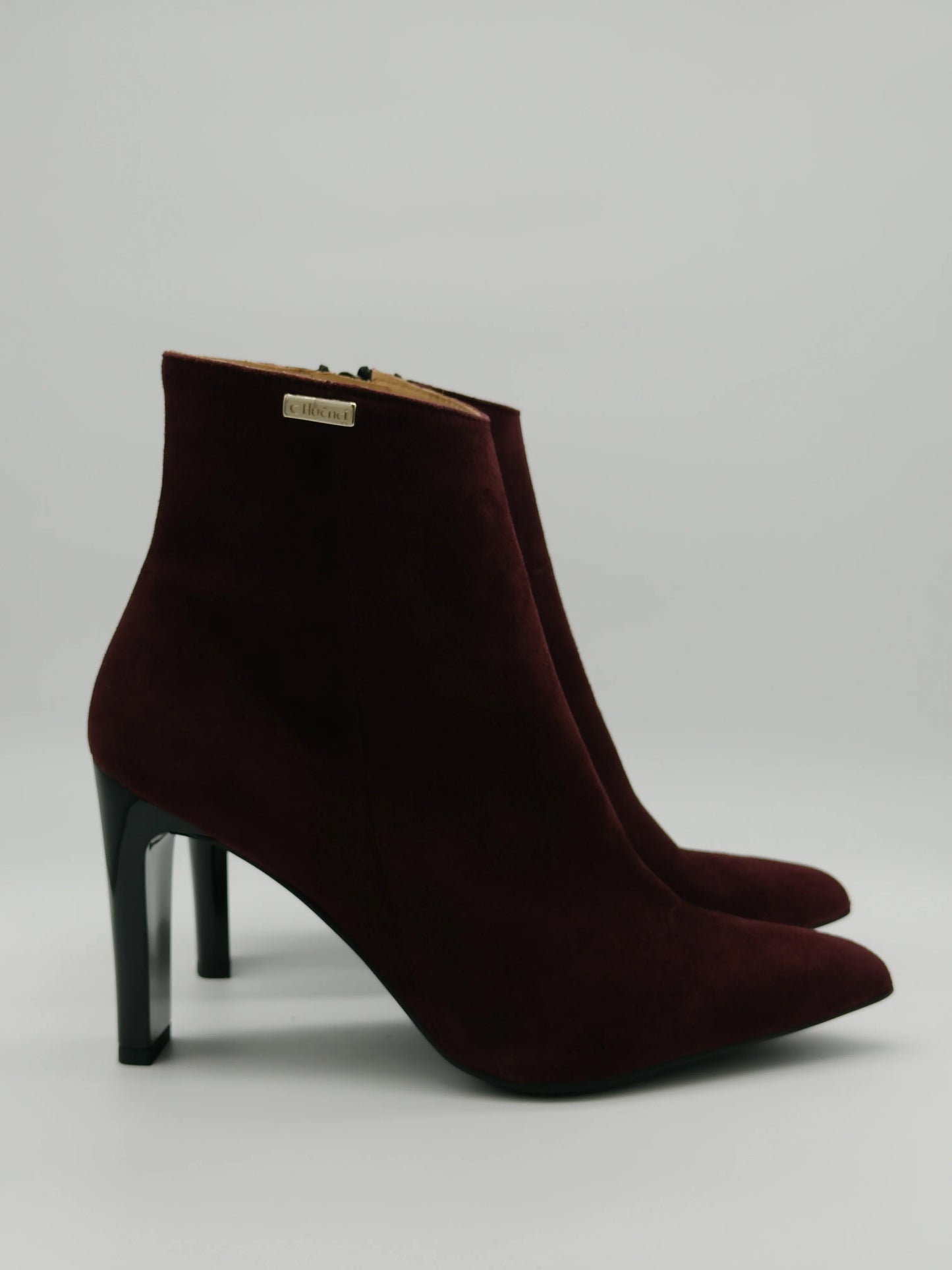 Botas Femininas de Salto Alto – Preto ou Bordô