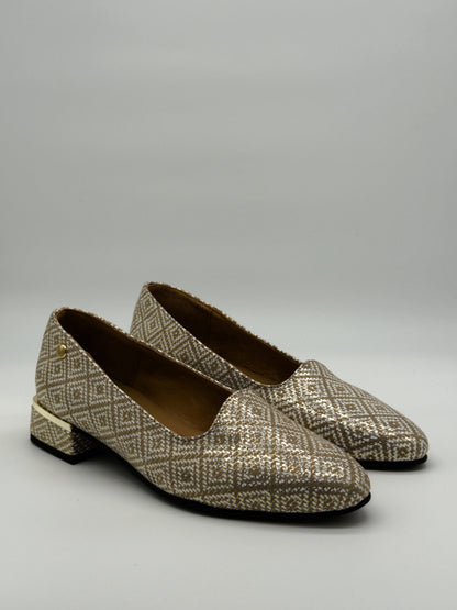 Zapatos elegantes de mujer con estampado geométrico