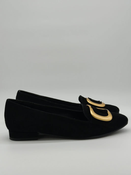 Sapatos Femininos Pretos com Fivela Dourada