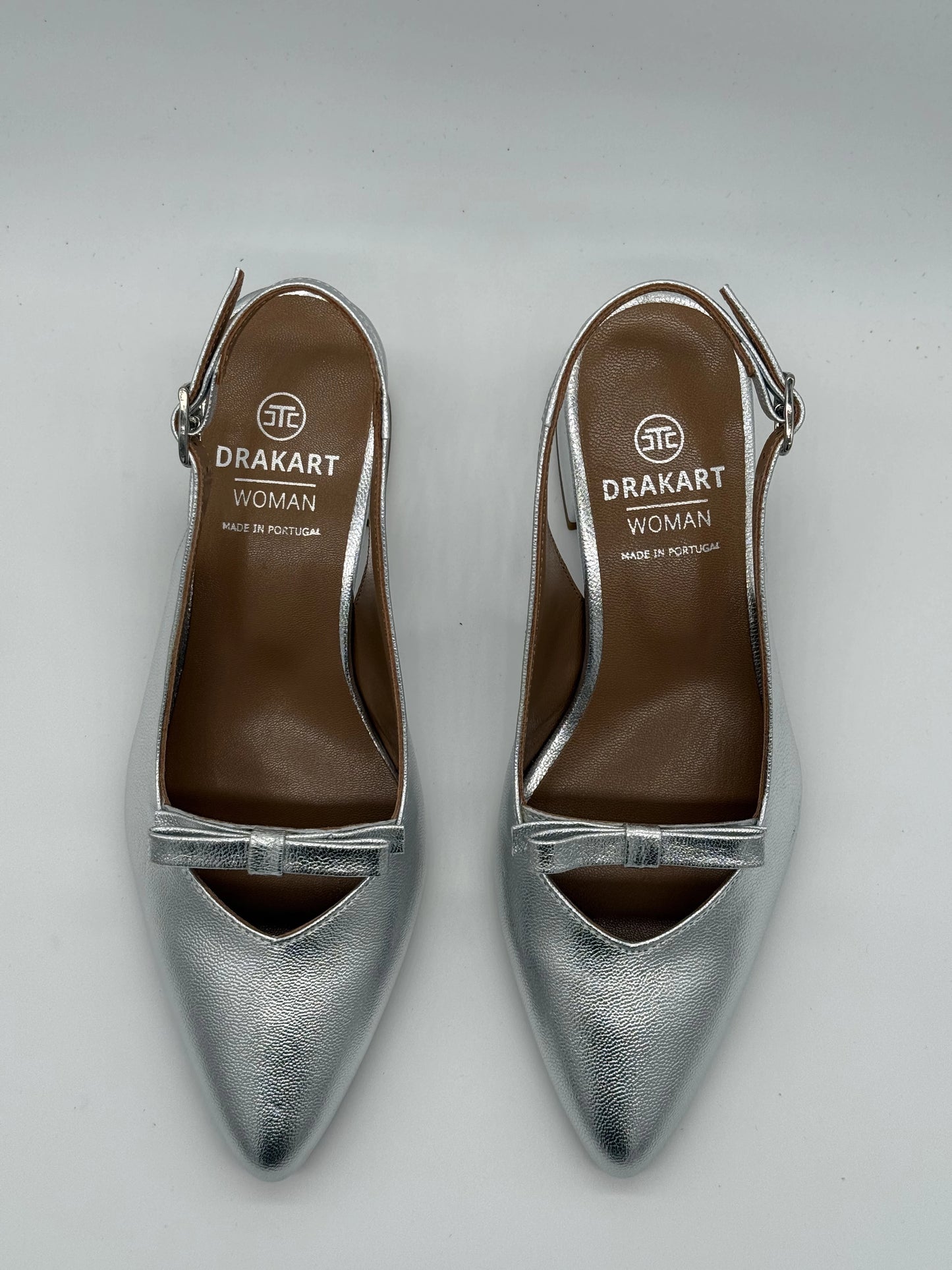 Slingbacks Elegantes Prata ou Platina em Pele