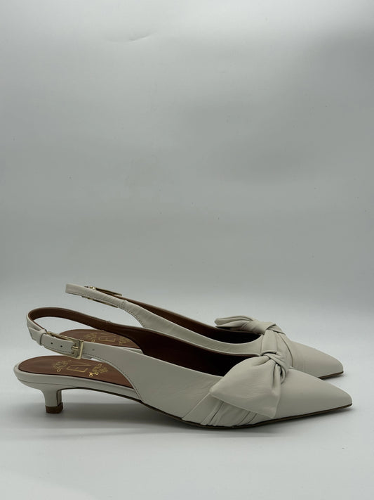 Slingbacks Elegantes Ivory ou Platina em Pele