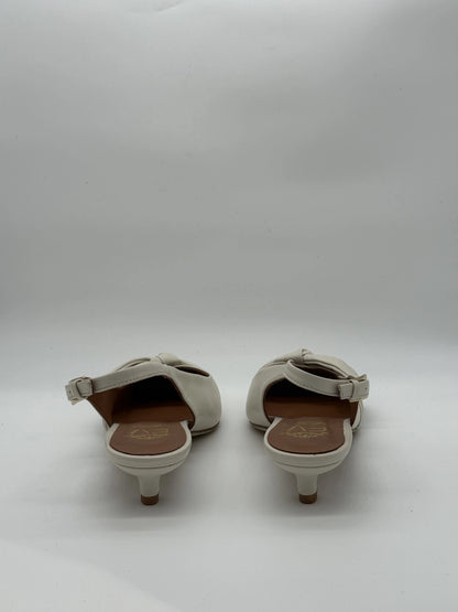 Slingbacks Elegantes Ivory ou Platina em Pele