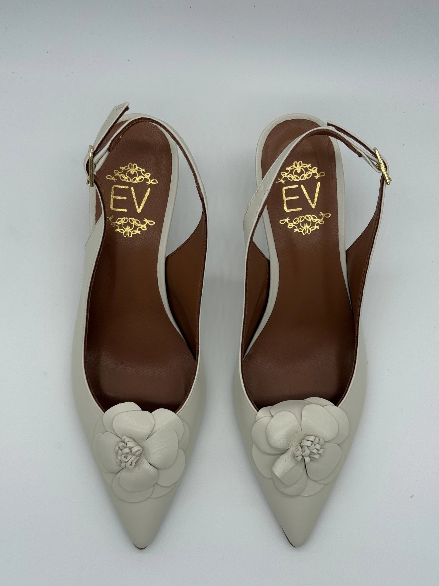 Slingbacks Elegantes Ivory ou Branco em Pele