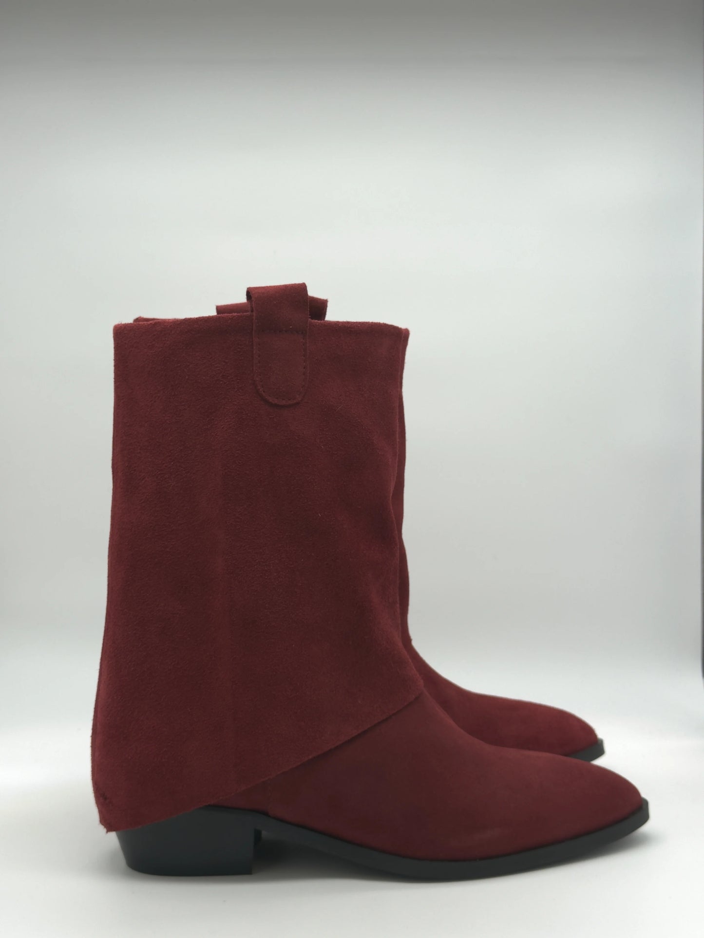 Botas Femininas de Cano Médio com Salto Baixo – Camel & Bordô