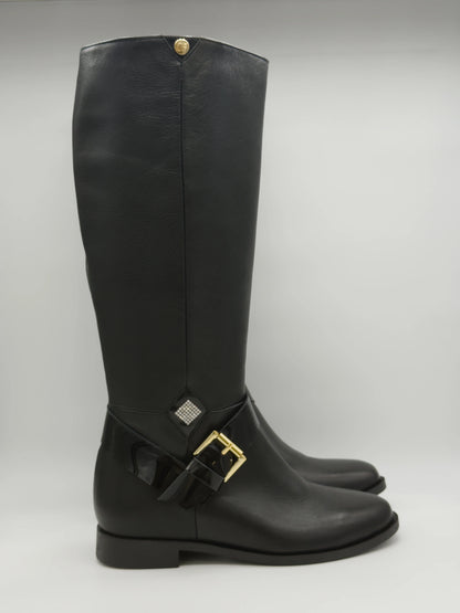 Botas Femininas Pretas de Cano Alto com Fivela Dourada