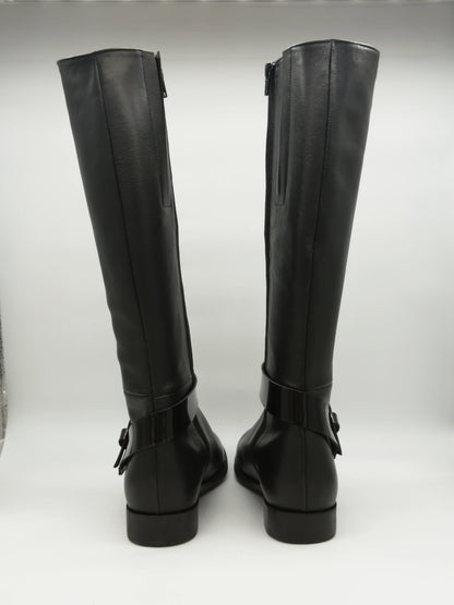 Botas Femininas Pretas de Cano Alto com Fivela Dourada