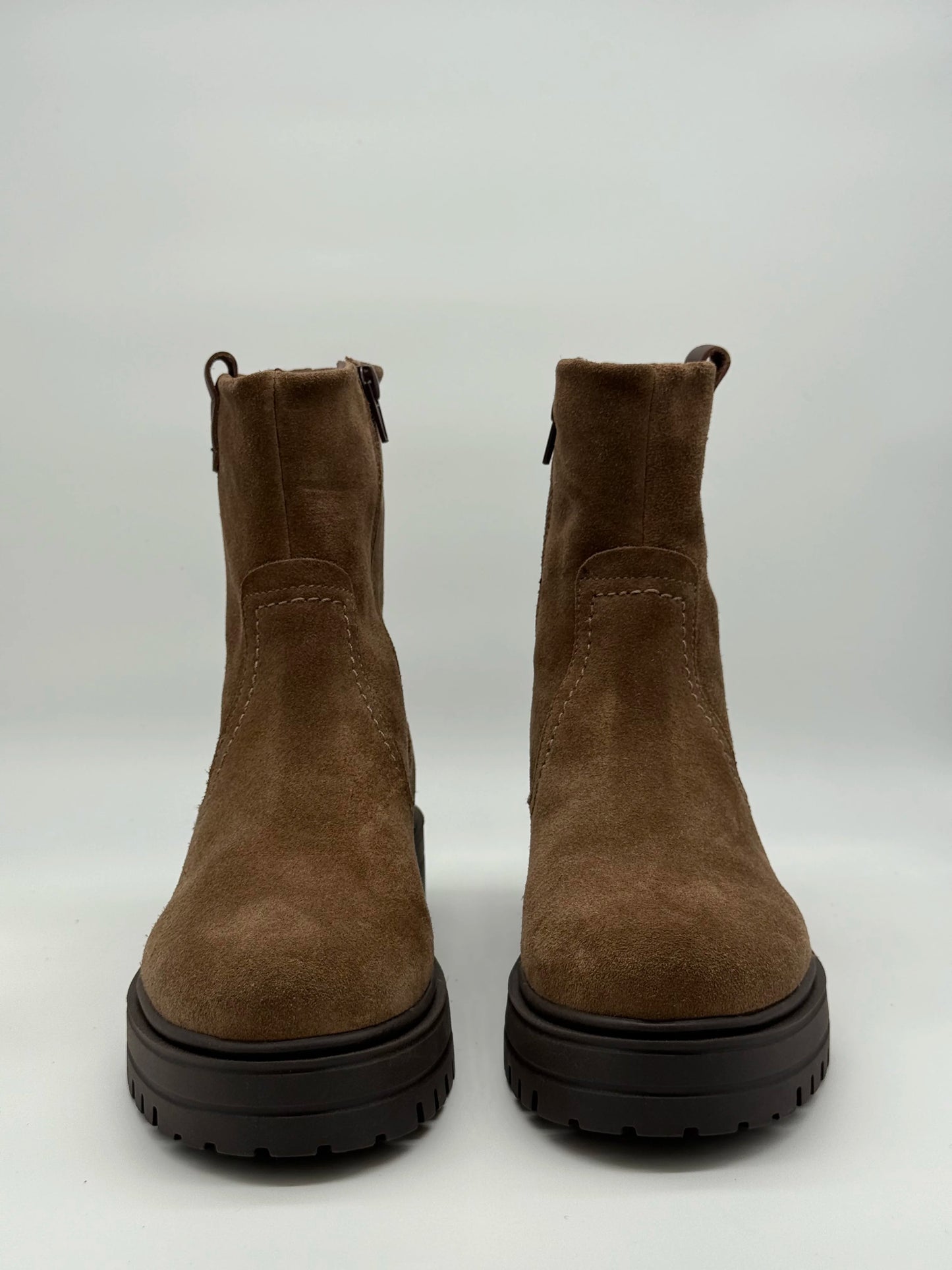 Botins Femininos Castanho de Cano Médio com Sola Chunky