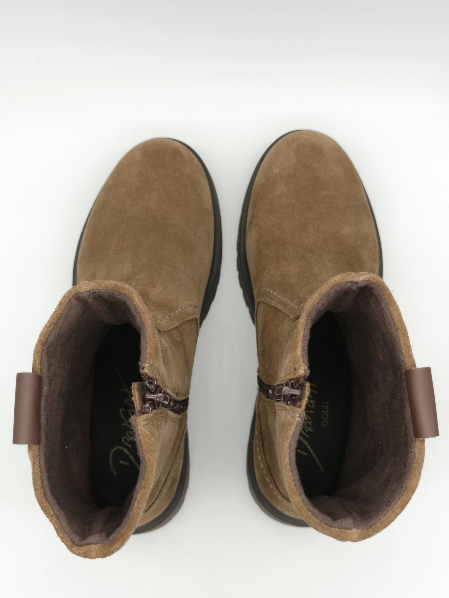 Botins Femininos Castanho de Cano Médio com Sola Chunky