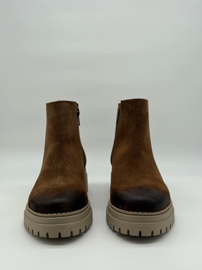 Botas Femininas Cognac e bege com Elástico Lateral e Sola Chunky