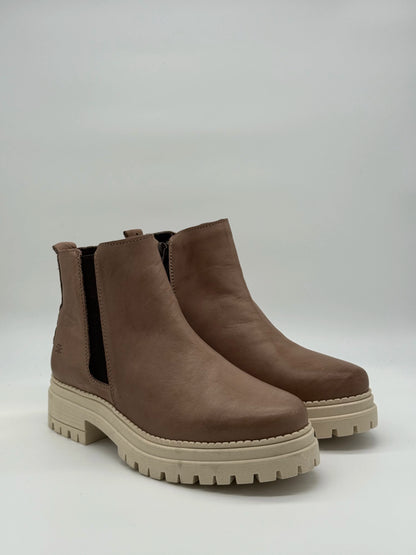 Botas Femininas Cognac e bege com Elástico Lateral e Sola Chunky