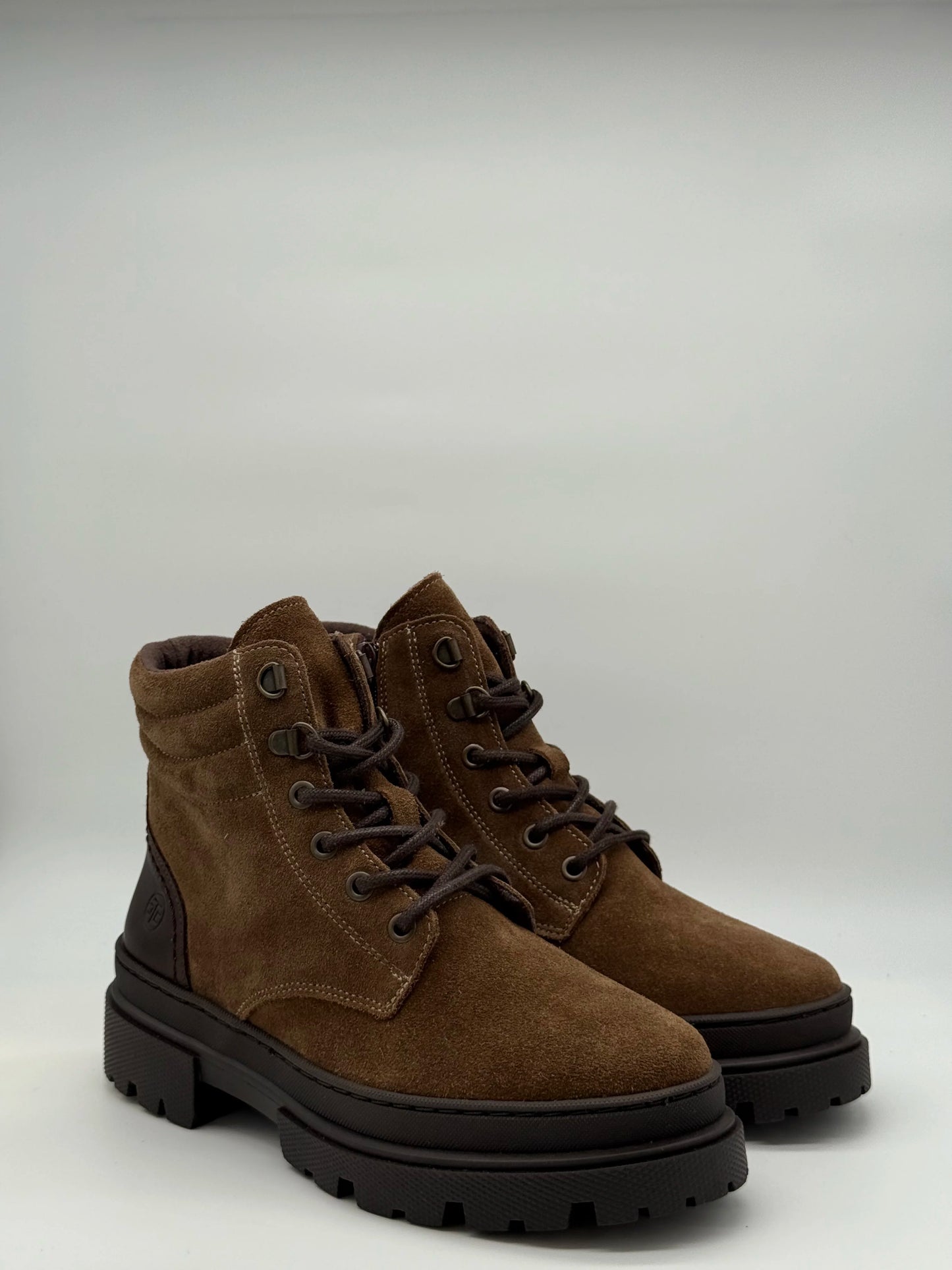 Botas Femininas Castanhas com Atacadores e Sola Chunky
