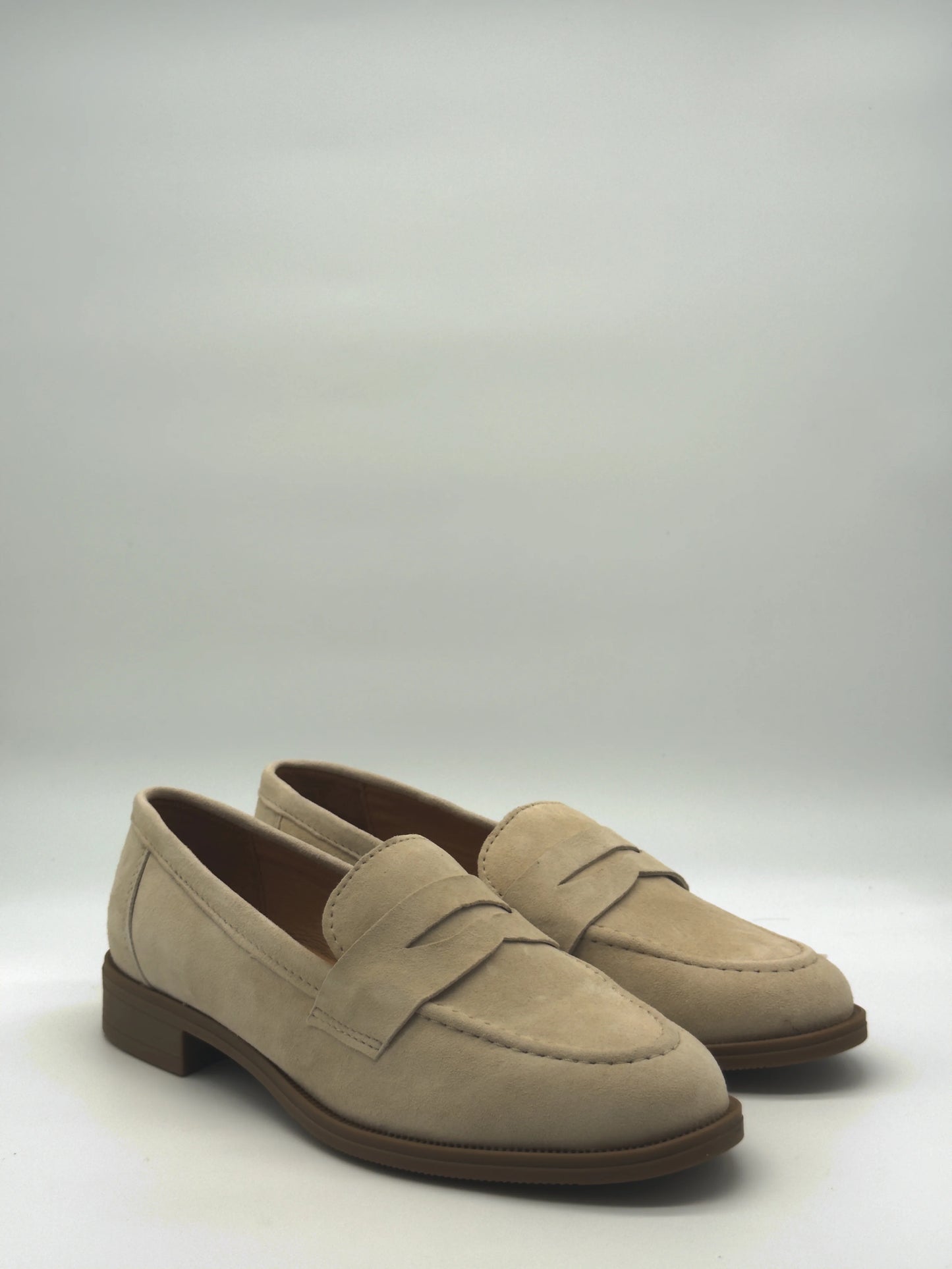 Mocasines clásicos para mujer con ala: negro, beige, rojo ladrillo y cereza