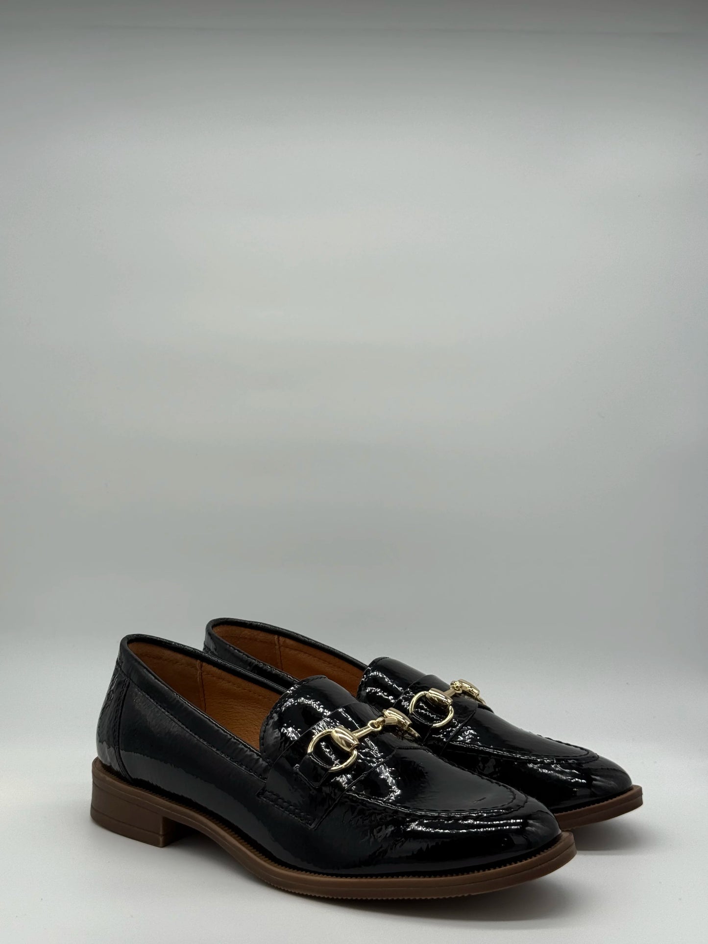 Mocasines clásicos para mujer con detalle metálico en varios colores