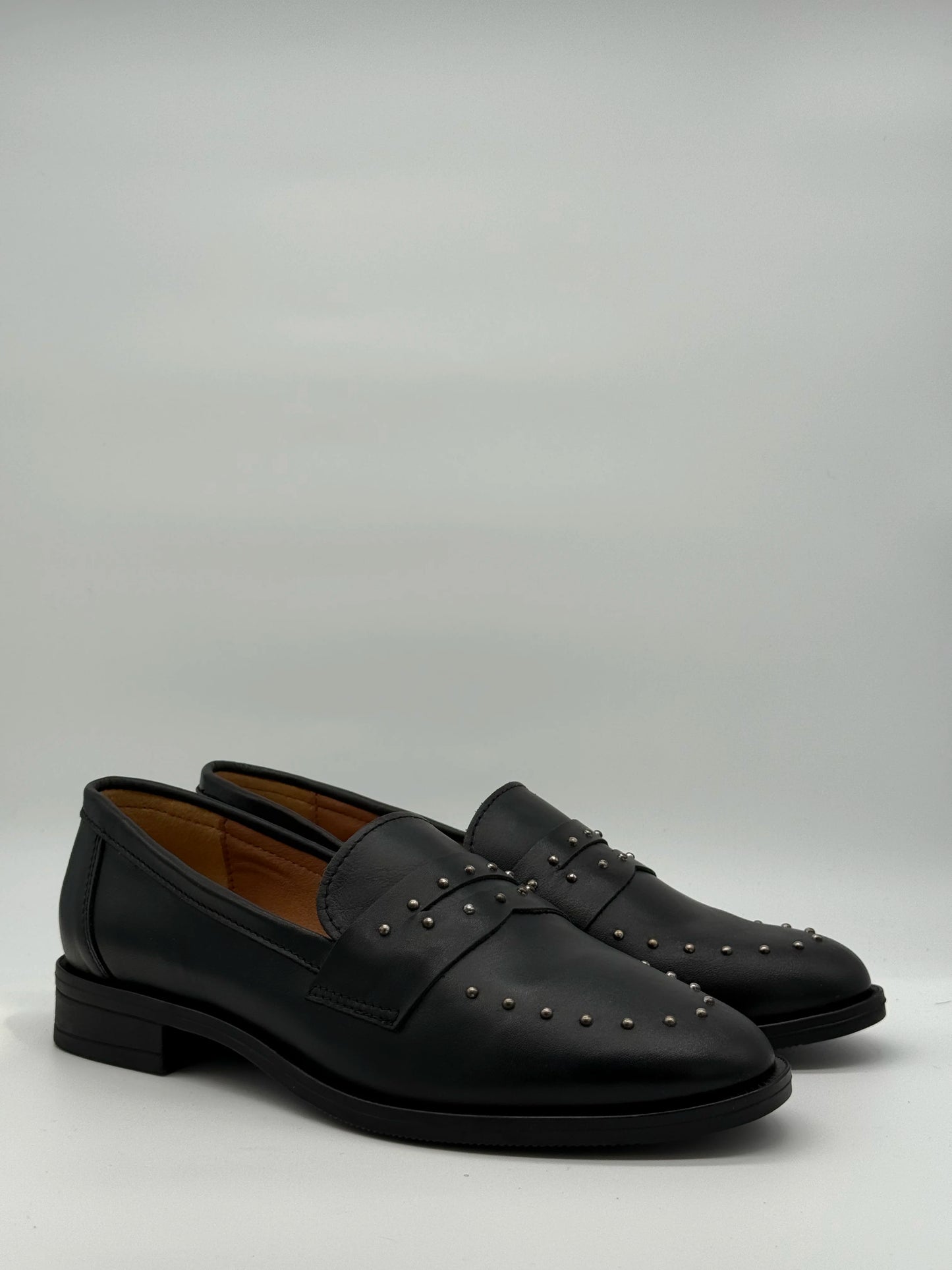 Mocassins de Mulher Pretos com Detalhes Elegantes