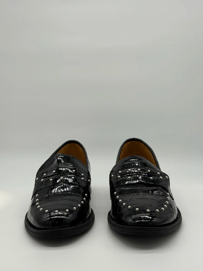 Mocassins de Mulher Elegantes com Tachas em Preto e Bordo