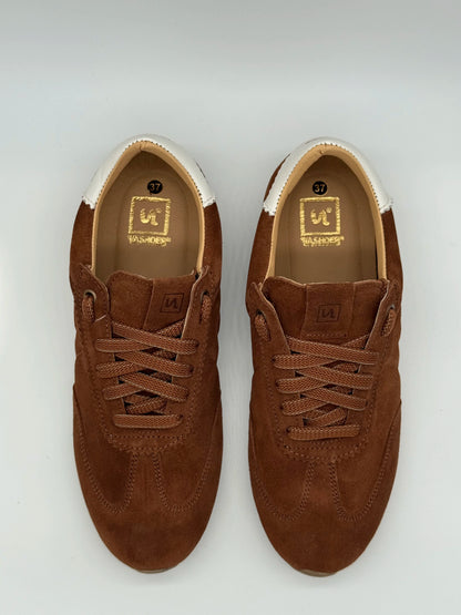 Sapatilhas Femininas Retro em Camurça Castanha