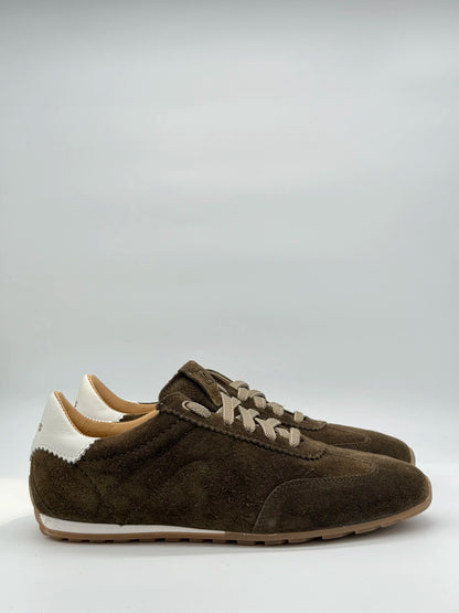 Sapatilhas Femininas Retro em Camurça Castanha