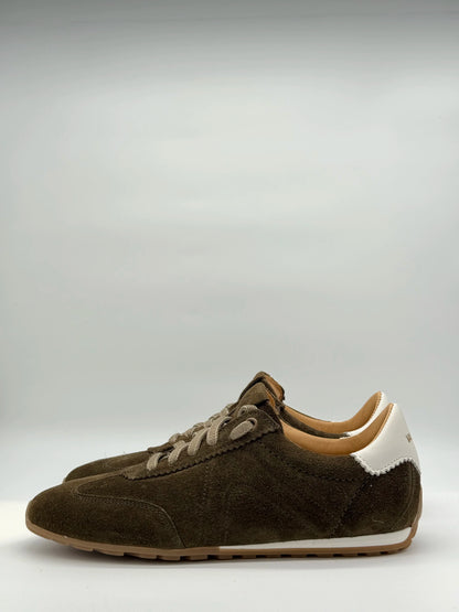 Sapatilhas Femininas Retro em Camurça Castanha