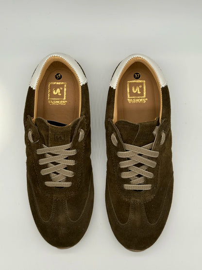 Sapatilhas Femininas Retro em Camurça Castanha