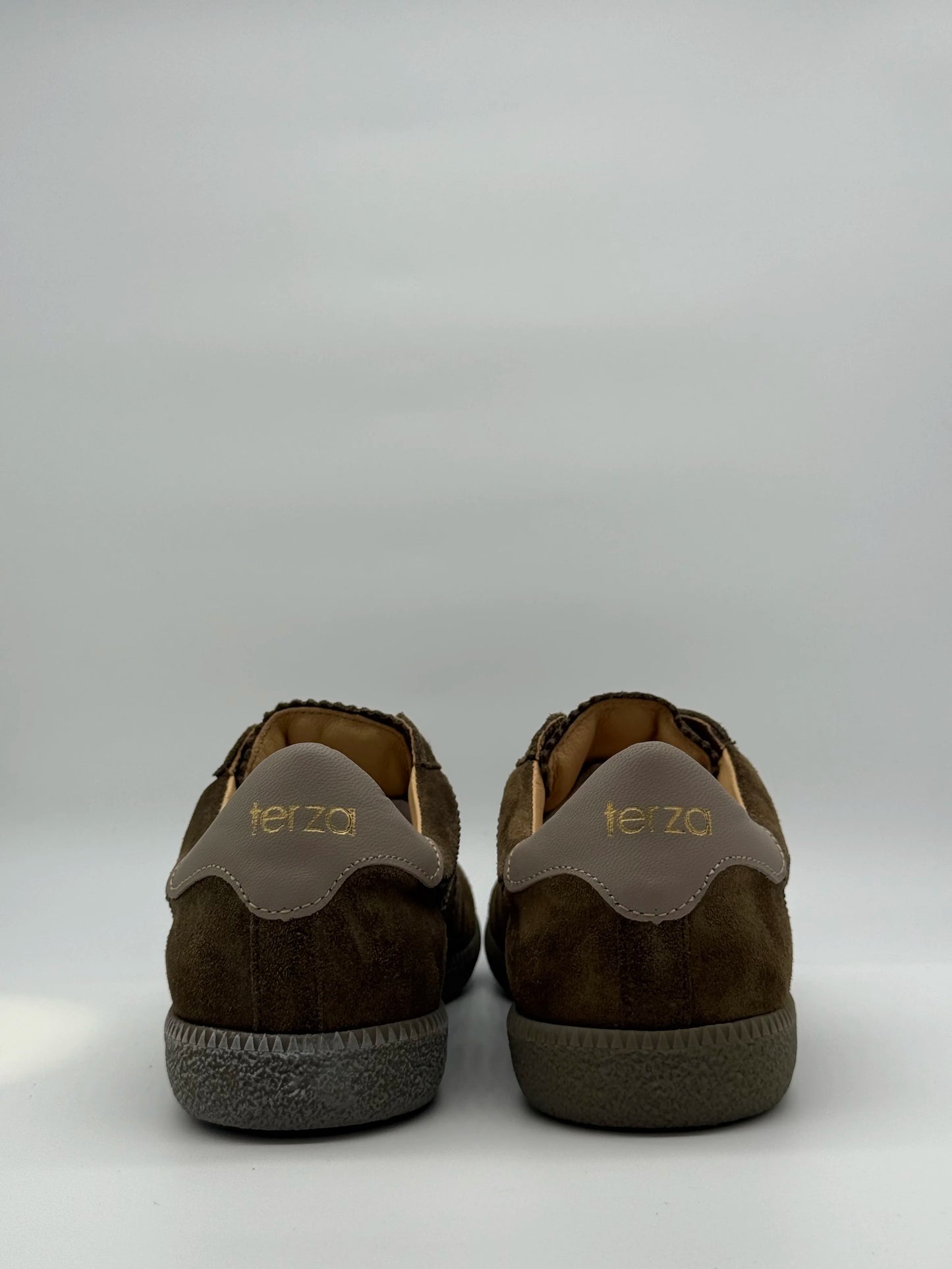 Zapatillas retro para mujer en burdeos y caqui