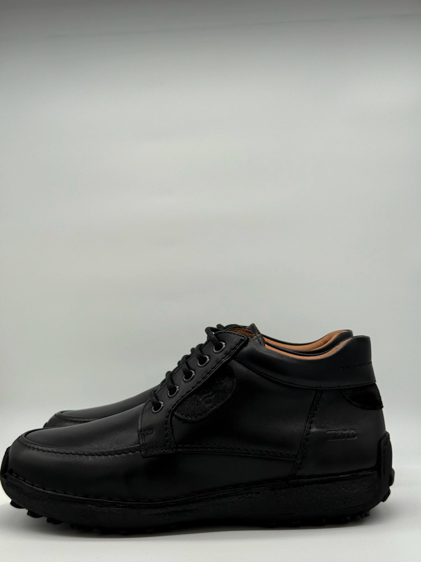 Sapatos Casuais de Homem com Atacadores em Preto, Castanho e Taupe