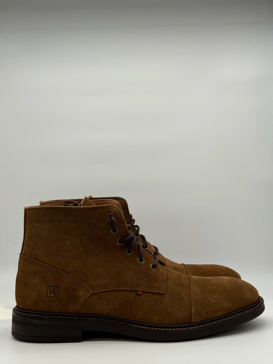 Botas elegantes con cordones para hombre en color marrón