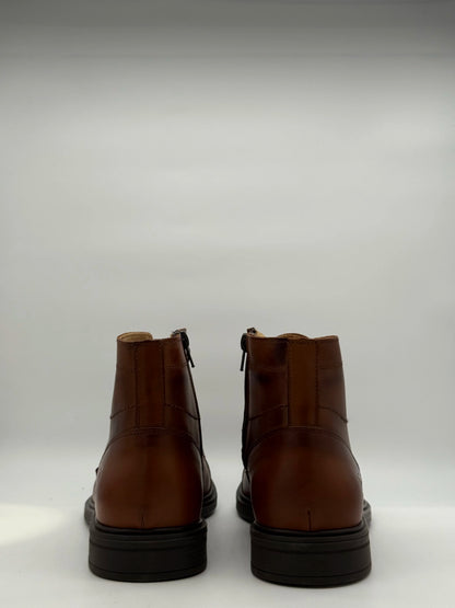 Botas de Homem com Atacadores Clássicas em Castanho