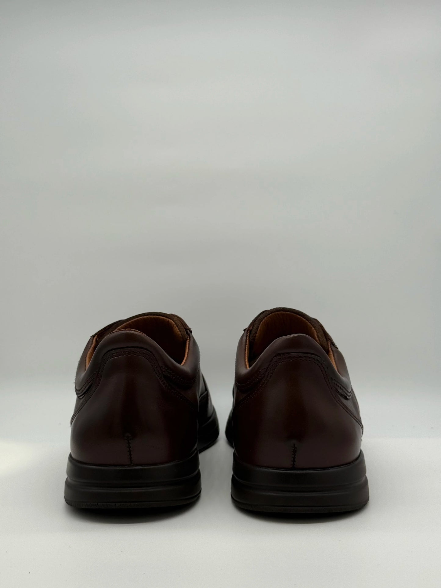 Sapatilhas de Homem Confortáveis em Castanho